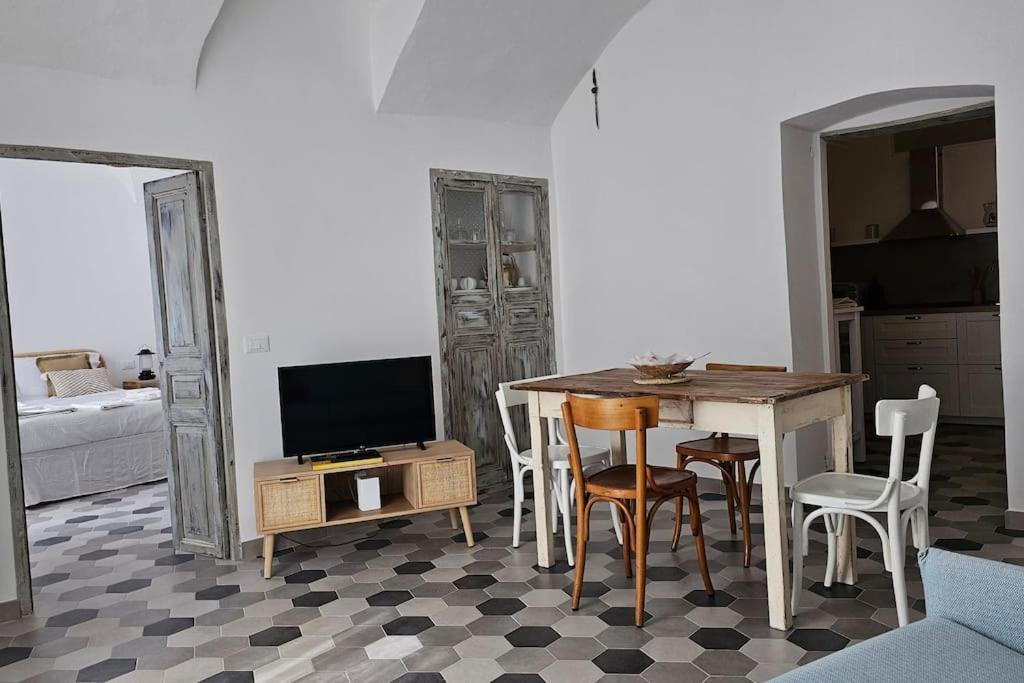 Car.Lo. Casa Vacanze Dolceacqua Eksteriør billede