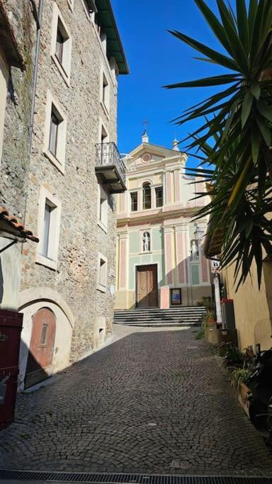 Car.Lo. Casa Vacanze Dolceacqua Eksteriør billede