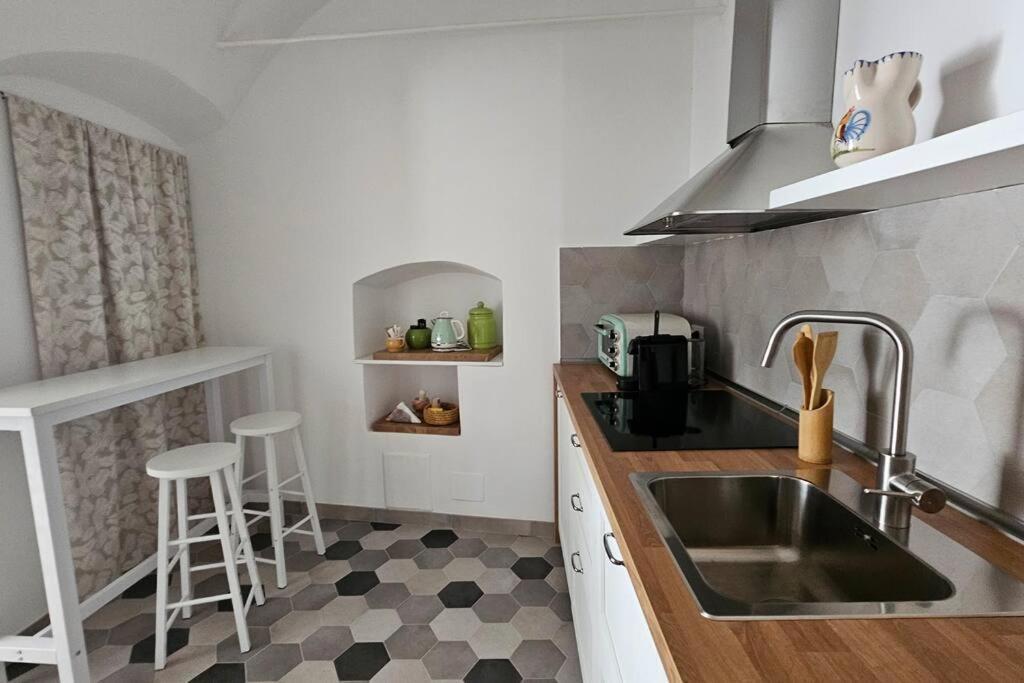 Car.Lo. Casa Vacanze Dolceacqua Eksteriør billede