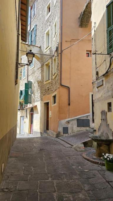 Car.Lo. Casa Vacanze Dolceacqua Eksteriør billede