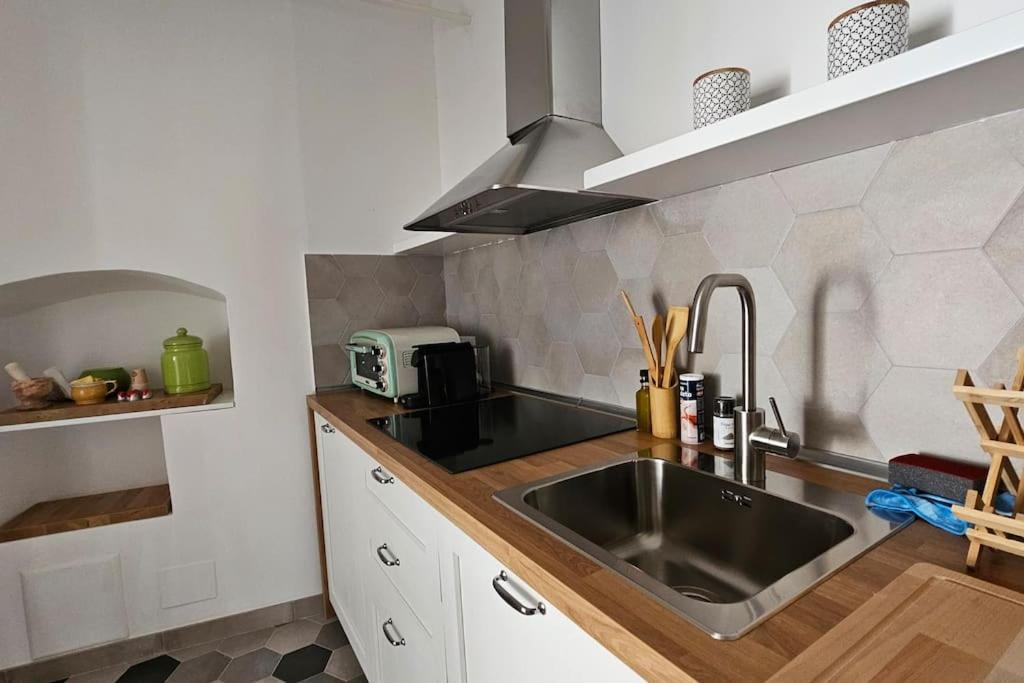 Car.Lo. Casa Vacanze Dolceacqua Eksteriør billede